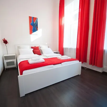 公寓 Romantic New 2 Bedroom Location *