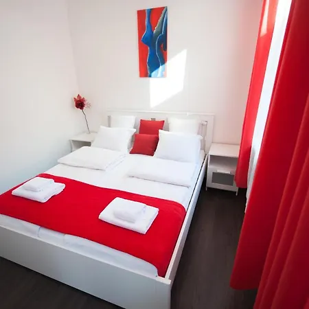 Romantic New 2 Bedroom Location