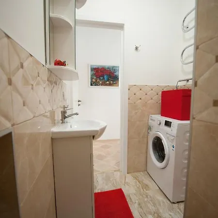 公寓 Romantic New 2 Bedroom Location *