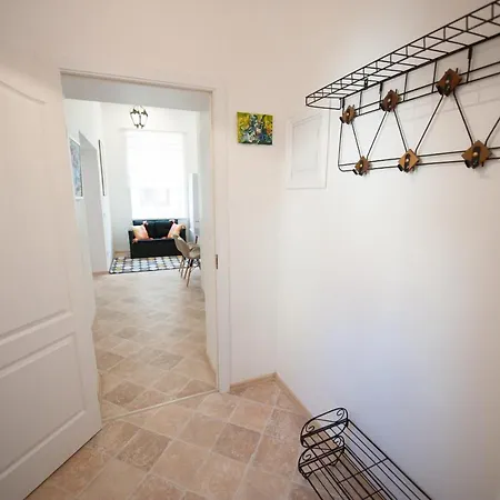 Romantic New 2 Bedroom Location 公寓