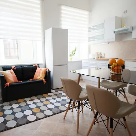 Romantic New 2 Bedroom Location