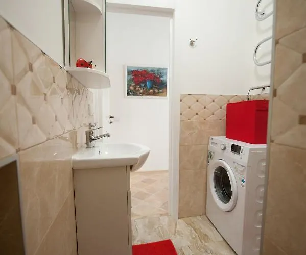 Lejlighed Romantic New 2 Bedroom Location *