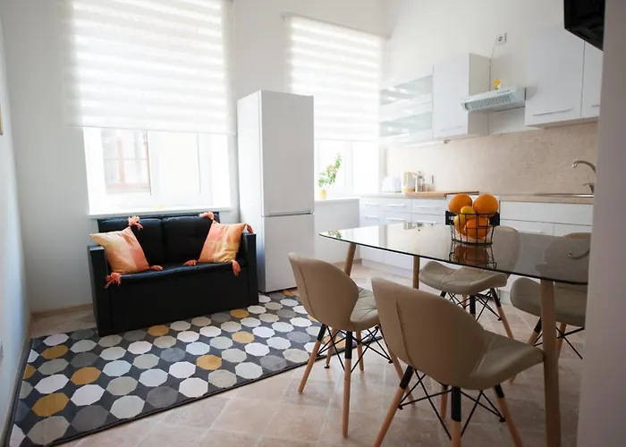 Romantic New 2 Bedroom Location