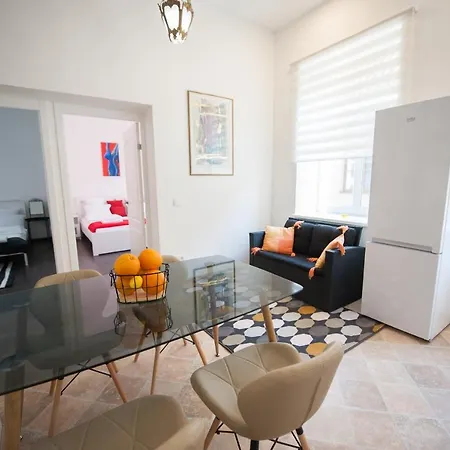 Romantic New 2 Bedroom Location *