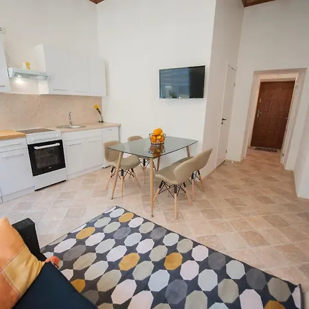 Апартаменти Romantic New 2 Bedroom Location Вільнюс