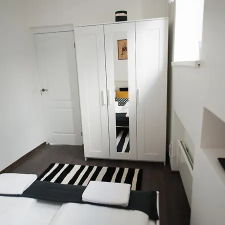 Апартаменти Romantic New 2 Bedroom Location Вільнюс