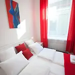 Apartment Romantic New 2 Bedroom Location