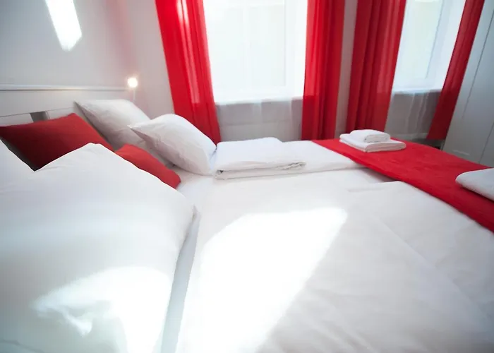 Romantic New 2 Bedroom Location